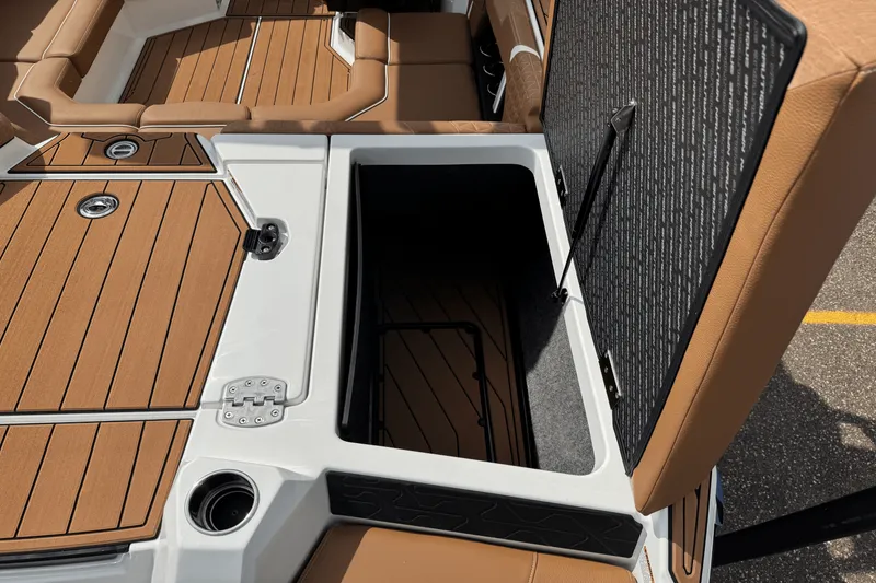 Slide: The Image of Nautique Super Air Nautique GS20 2026 - 10
