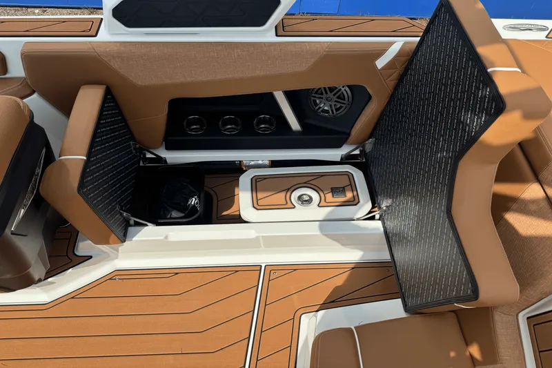 Slide: The Image of Nautique Super Air Nautique GS20 2026 - 18