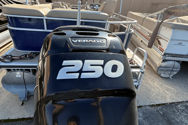 Slide: The Image of Regency SUNTRACKER PARTY BARGE 2012 - 3