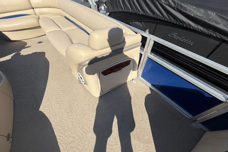 Slide: The Image of Regency SUNTRACKER PARTY BARGE 2012 - 8