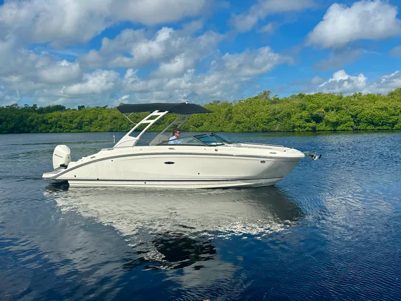 Slide: The Image of Sea Ray 270 SDX OB 2024 - 29