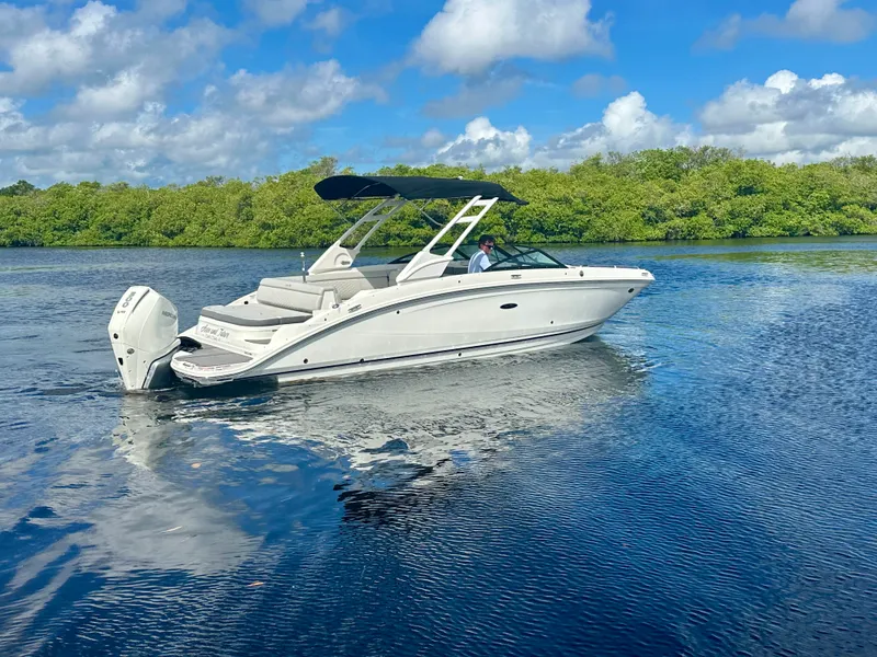 Slide: The Image of Sea Ray 270 SDX OB 2024 - 2