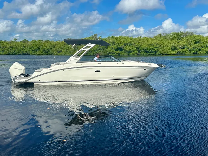 Slide: The Image of Sea Ray 270 SDX OB 2024 - 30