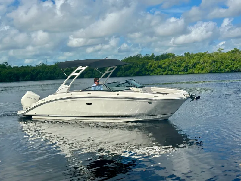 Slide: The Image of Sea Ray 270 SDX OB 2024 - 28