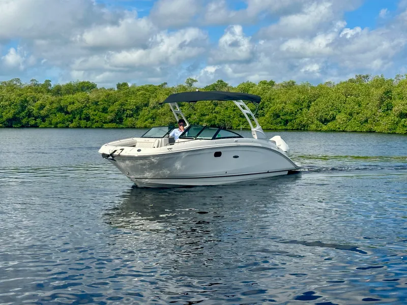 Slide: The Image of Sea Ray 270 SDX OB 2024 - 5