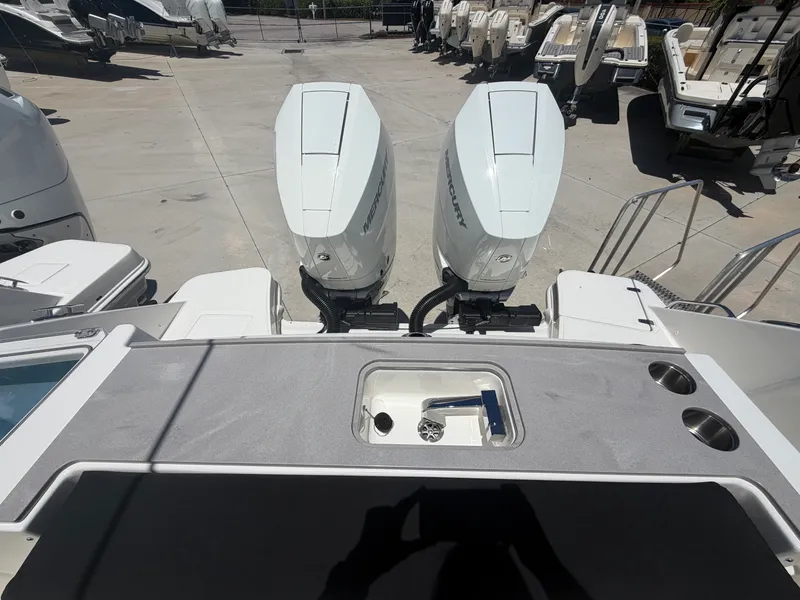 Slide: The Image of Boston Whaler 330 Vantage 2027 - 4