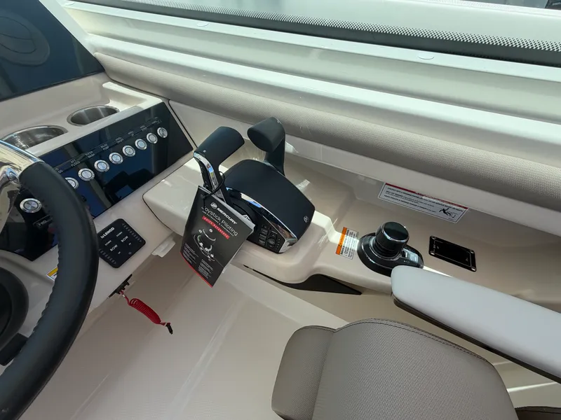 Slide: The Image of Boston Whaler 330 Vantage 2027 - 23