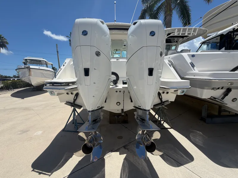 Slide: The Image of Boston Whaler 330 Vantage 2027 - 2