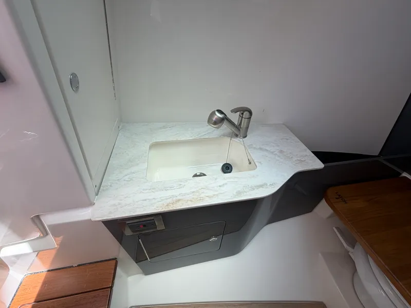 Slide: The Image of Boston Whaler 330 Vantage 2027 - 28
