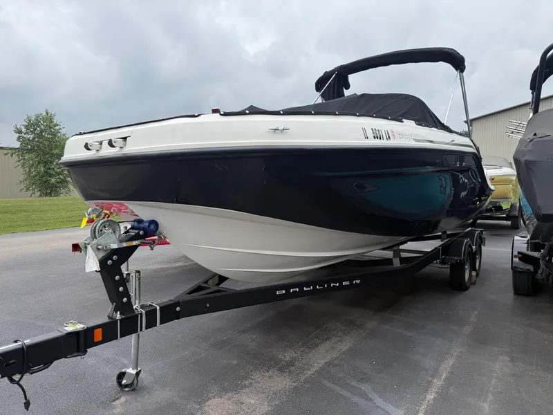 Slide: The Image of Bayliner 2250 DX 2021 - 2