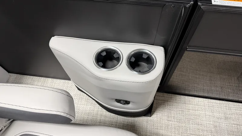Slide: The Image of Barletta CABRIO22QC 2027 - 31