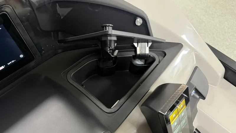 Slide: The Image of Barletta CABRIO22QC 2027 - 48