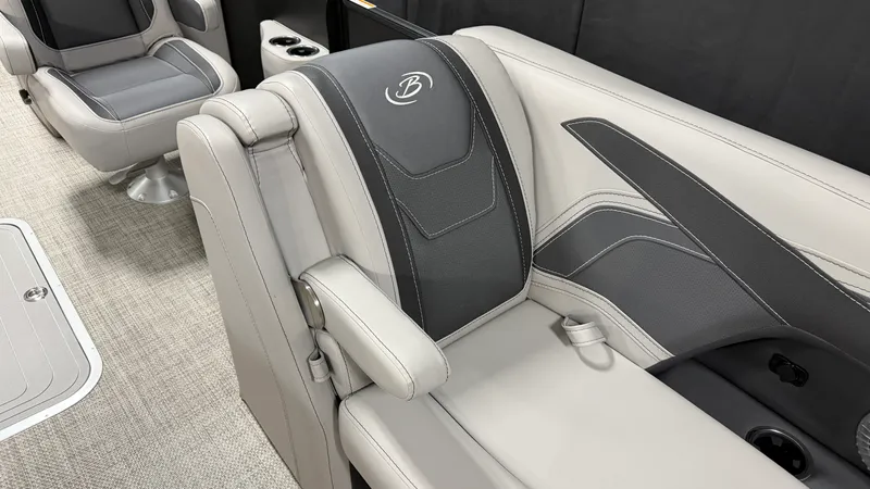 Slide: The Image of Barletta CABRIO22QC 2027 - 25