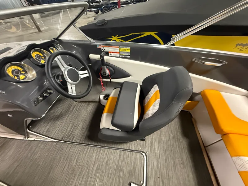 Slide: The Image of Glastron 185 GTS 2017 - 7