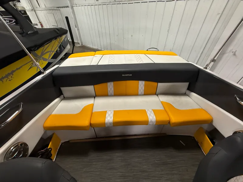 Slide: The Image of Glastron 185 GTS 2017 - 5