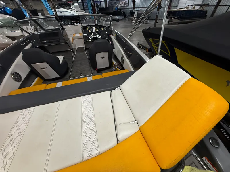 Slide: The Image of Glastron 185 GTS 2017 - 18