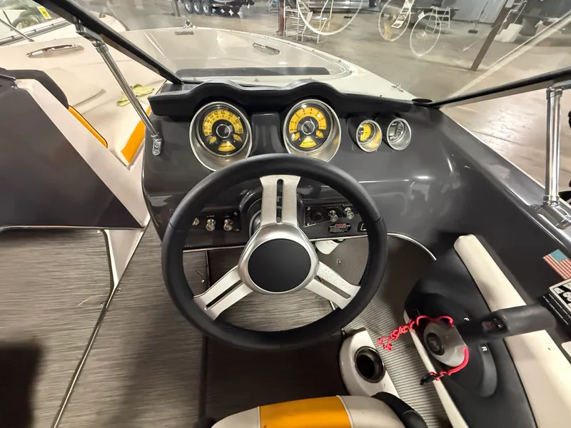 Slide: The Image of Glastron 185 GTS 2017 - 8