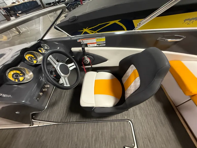 Slide: The Image of Glastron 185 GTS 2017 - 4