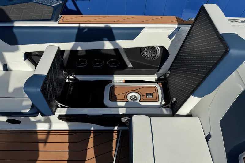 Slide: The Image of Nautique Super Air Nautique GS22 2026 - 23