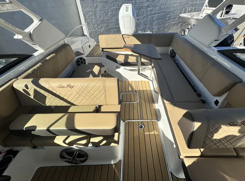 Slide: The Image of Sea Ray SDX 270 Outboard 2027 - 9