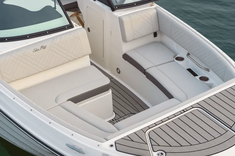 Slide: The Image of Sea Ray SDX 270 Outboard 2027 - 9