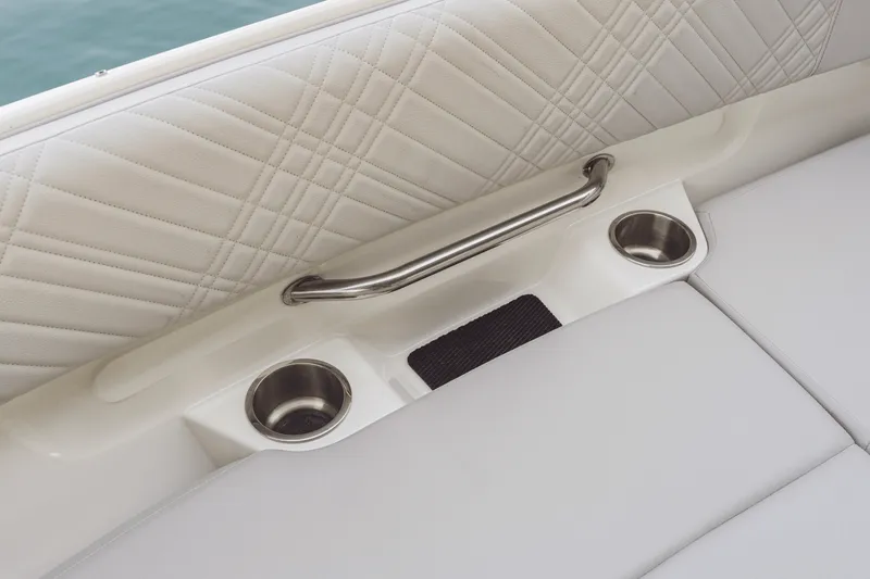 Slide: The Image of Sea Ray SDX 270 Outboard 2027 - 18