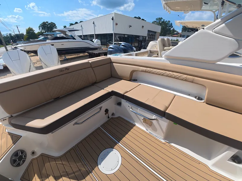 Slide: The Image of Sea Ray SDX 290 Outboard 2027 - 8