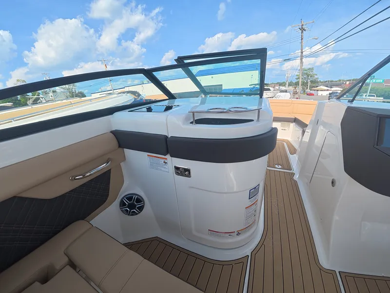 Slide: The Image of Sea Ray SDX 290 Outboard 2027 - 16