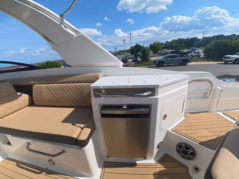 Slide: The Image of Sea Ray SDX 290 Outboard 2027 - 11