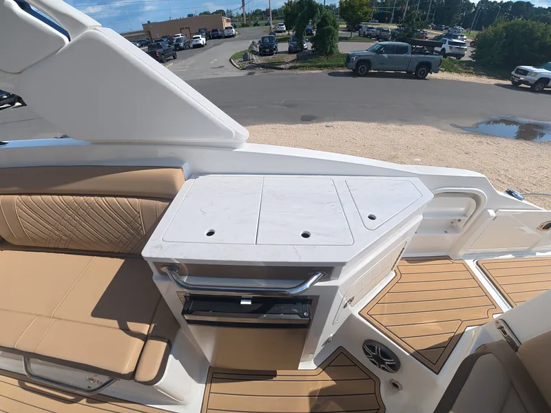 Slide: The Image of Sea Ray SDX 290 Outboard 2027 - 12