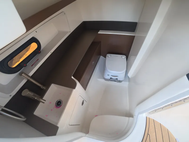 Slide: The Image of Sea Ray SDX 290 Outboard 2027 - 17
