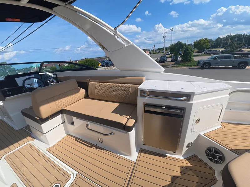 Slide: The Image of Sea Ray SDX 290 Outboard 2027 - 10