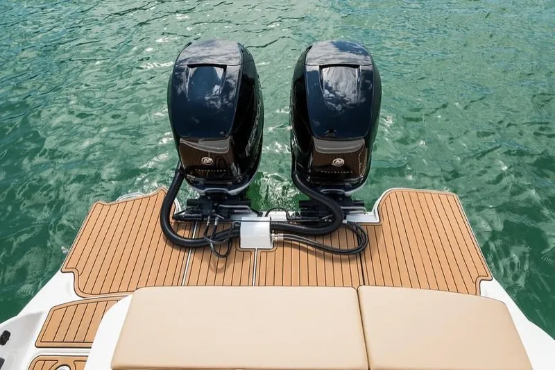 Slide: The Image of Sea Ray SDX 290 Outboard 2027 - 5