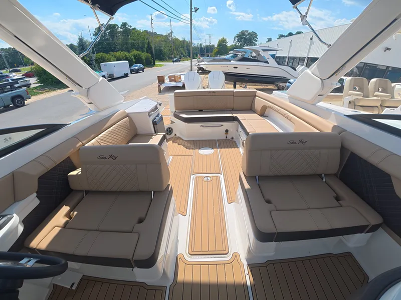 Slide: The Image of Sea Ray SDX 290 Outboard 2027 - 13