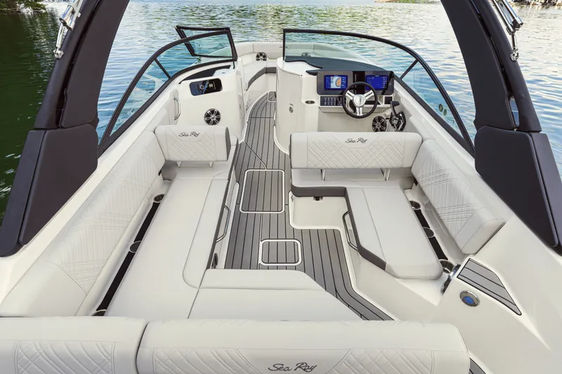 Slide: The Image of Sea Ray SDX 250 2026 - 36