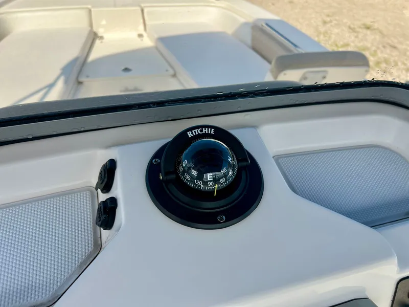 Slide: The Image of Robalo 206 Cayman 2019 - 14