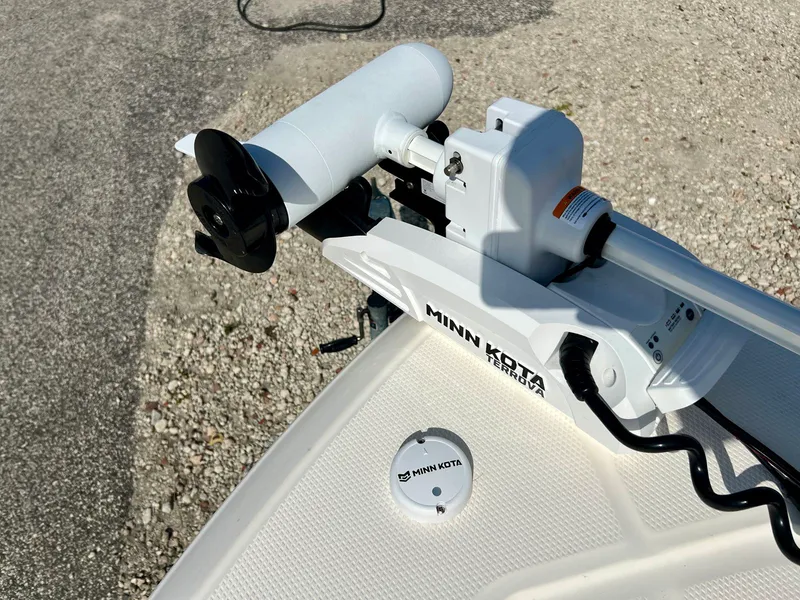 Slide: The Image of Robalo 206 Cayman 2019 - 19