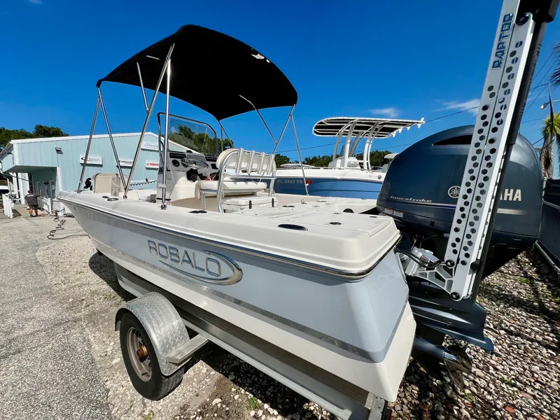 Slide: The Image of Robalo 206 Cayman 2019 - 2