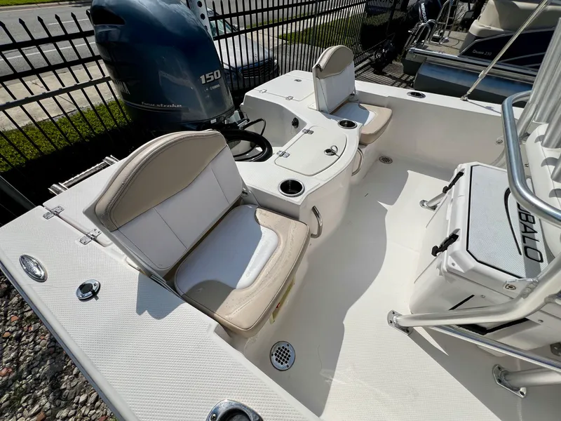 Slide: The Image of Robalo 206 Cayman 2019 - 6