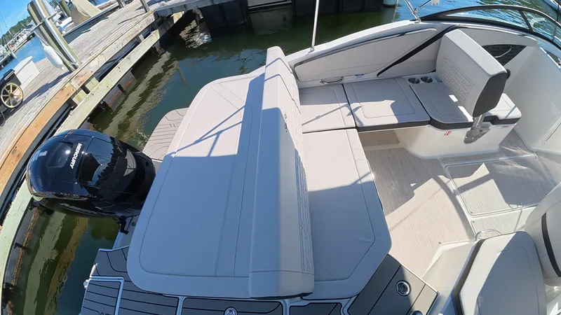 Slide: The Image of Sea Ray SPX 210 Outboard 2027 - 11