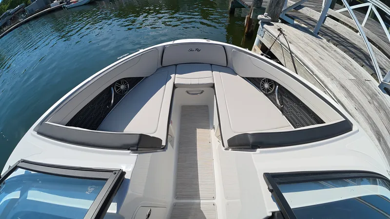 Slide: The Image of Sea Ray SPX 210 Outboard 2027 - 7