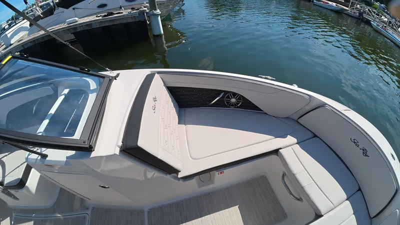 Slide: The Image of Sea Ray SPX 210 Outboard 2027 - 8