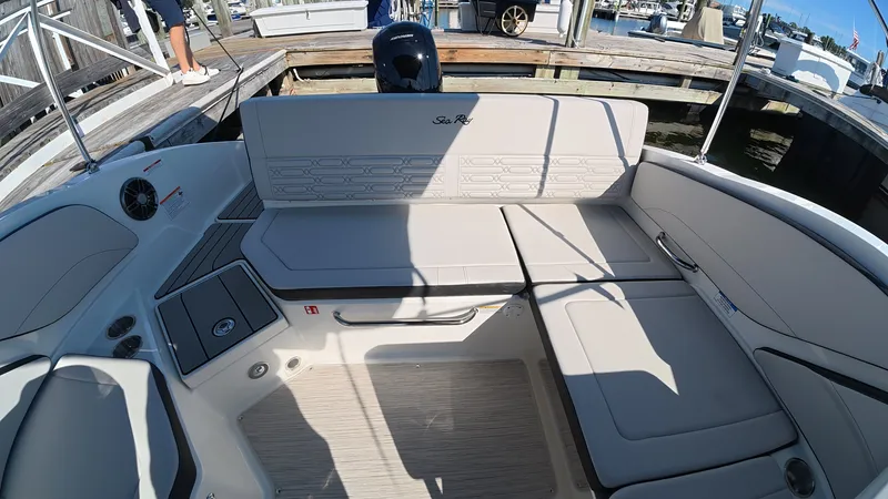 Slide: The Image of Sea Ray SPX 210 Outboard 2027 - 13