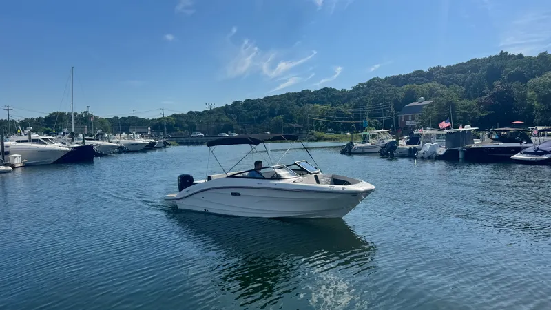 Slide: The Image of Sea Ray SPX 210 Outboard 2027 - 26