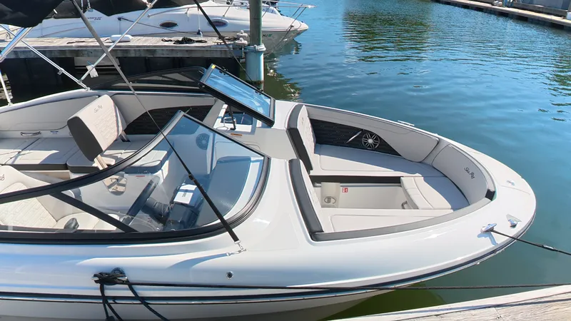 Slide: The Image of Sea Ray SPX 210 Outboard 2027 - 23