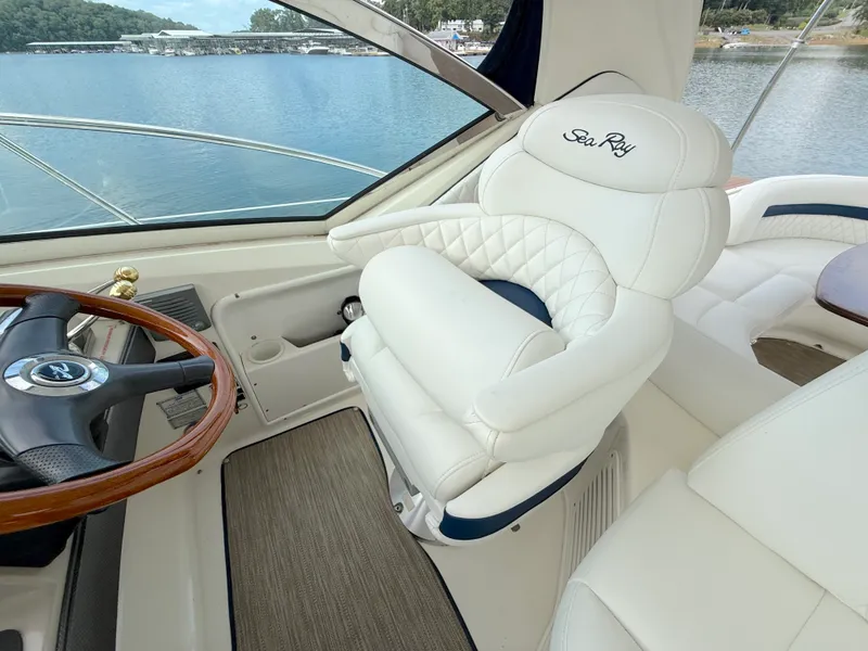 Slide: The Image of Sea Ray 44 SUNDANCER 2006 - 17