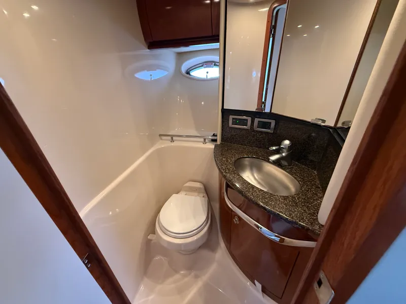 Slide: The Image of Sea Ray 44 SUNDANCER 2006 - 55