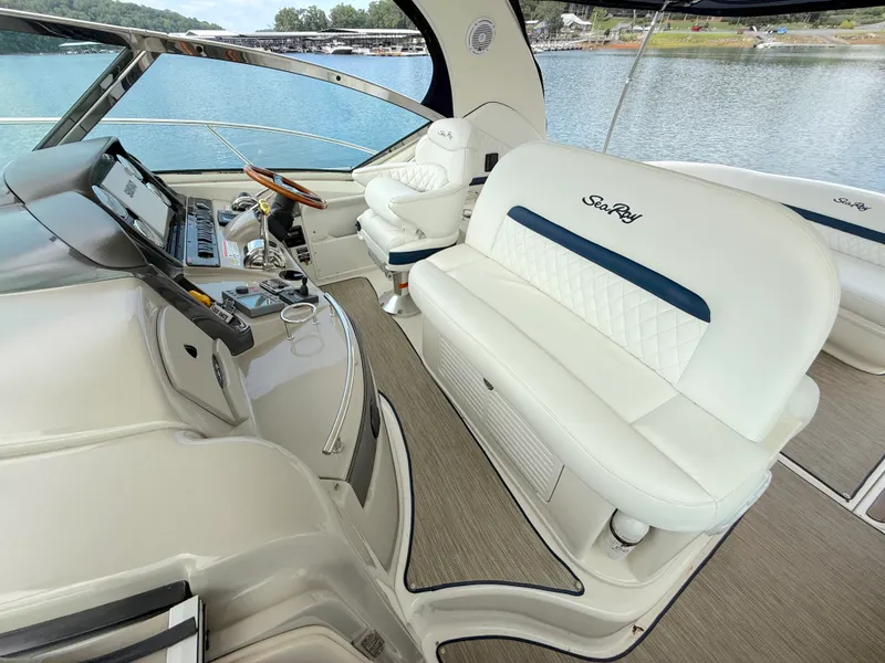 Slide: The Image of Sea Ray 44 SUNDANCER 2006 - 18