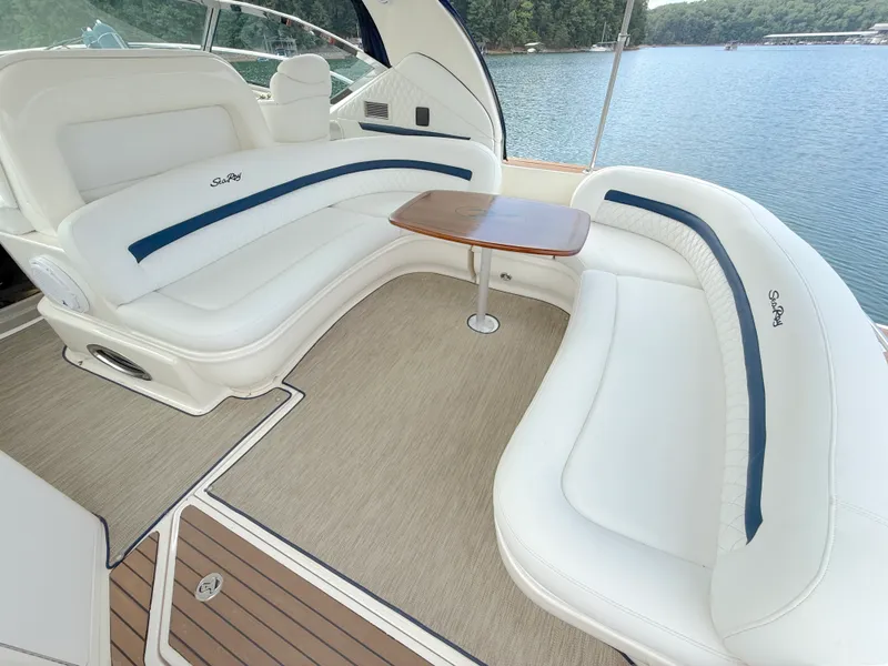 Slide: The Image of Sea Ray 44 SUNDANCER 2006 - 15