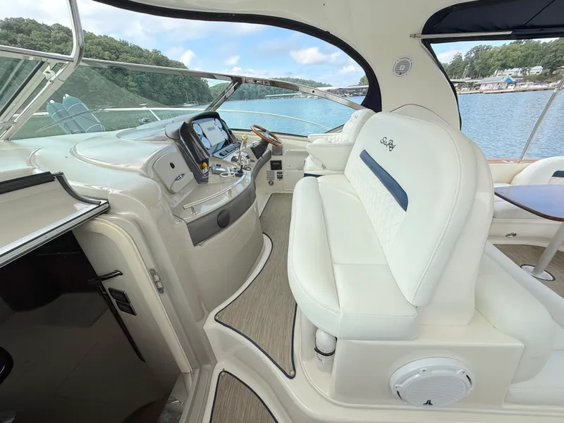 Slide: The Image of Sea Ray 44 SUNDANCER 2006 - 20